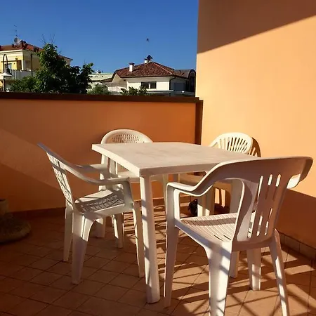 Orange Διαμέρισμα