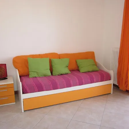 Orange *